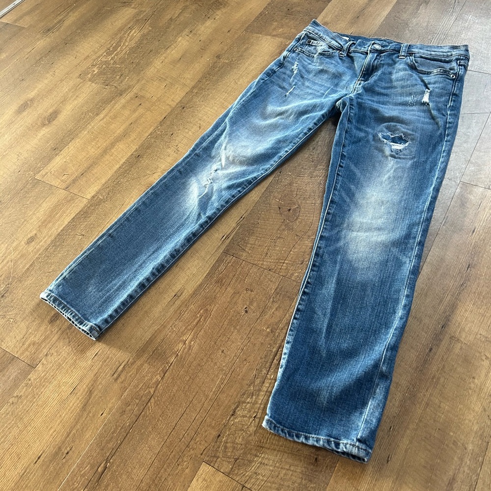 GAP Girlfriend Jeans Size 26 Cropped Distressed Medium Wash Denim - Picture 3 of 16